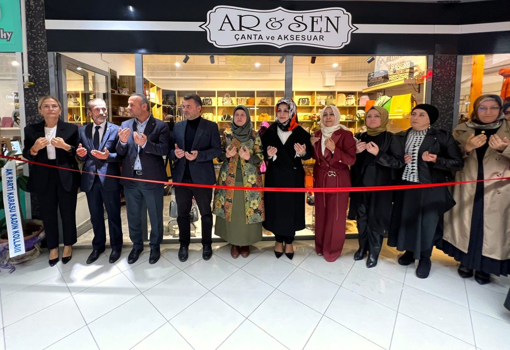 Canta02-2-1024x704 Hem Siyaset Hem Ticaret