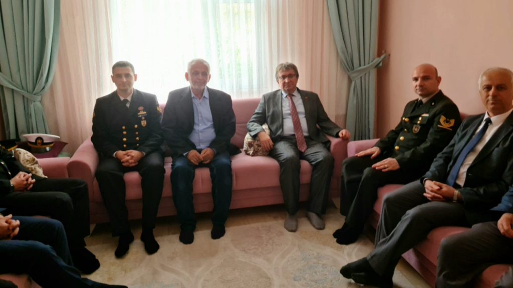 sehit-ziyaret-_1_-1024x576 PROTOKOL İLE HALK, PARKTA BAYRAMLAŞTI...