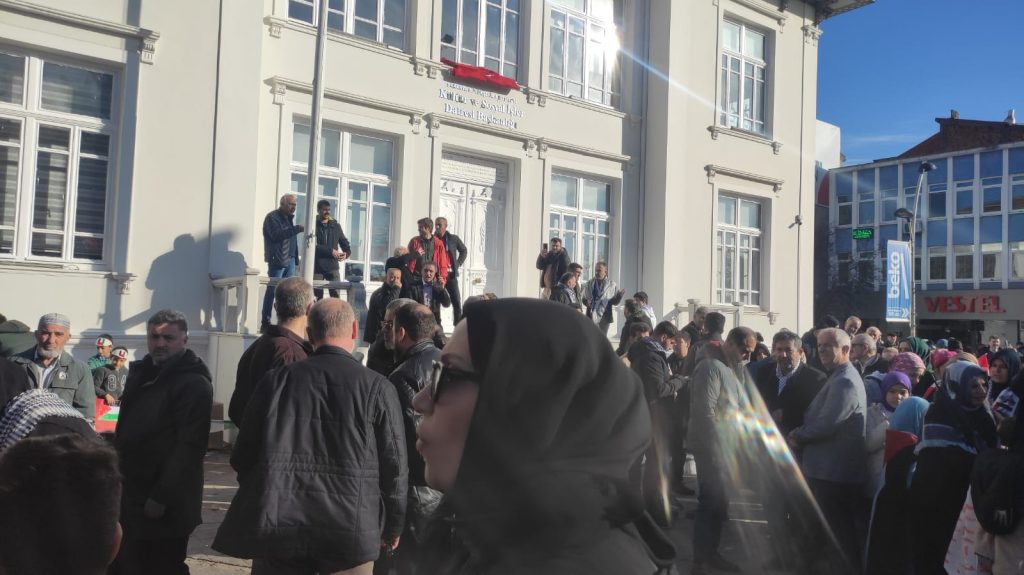 Salko_AKM_Yuruyus_5-1024x575 Sakarya Halkından Yürüyüş ve Kermeslerle, Filistin'e Destek...